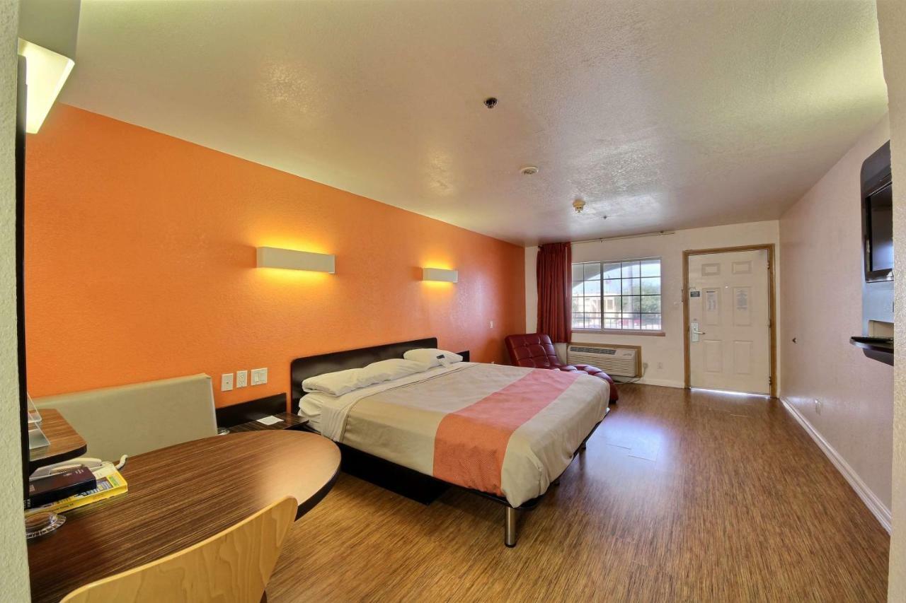 Motel 6-Edinburg, Tx Εξωτερικό φωτογραφία