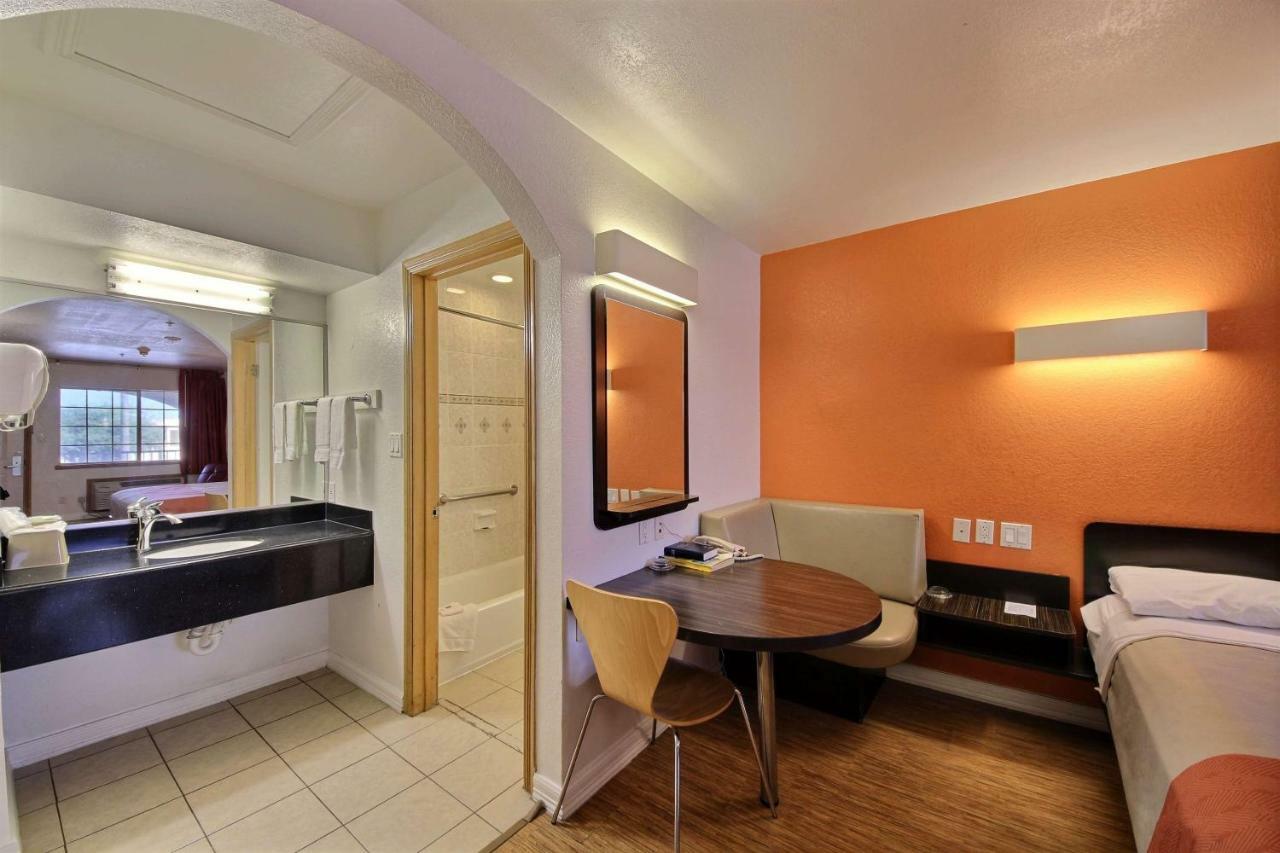 Motel 6-Edinburg, Tx Εξωτερικό φωτογραφία