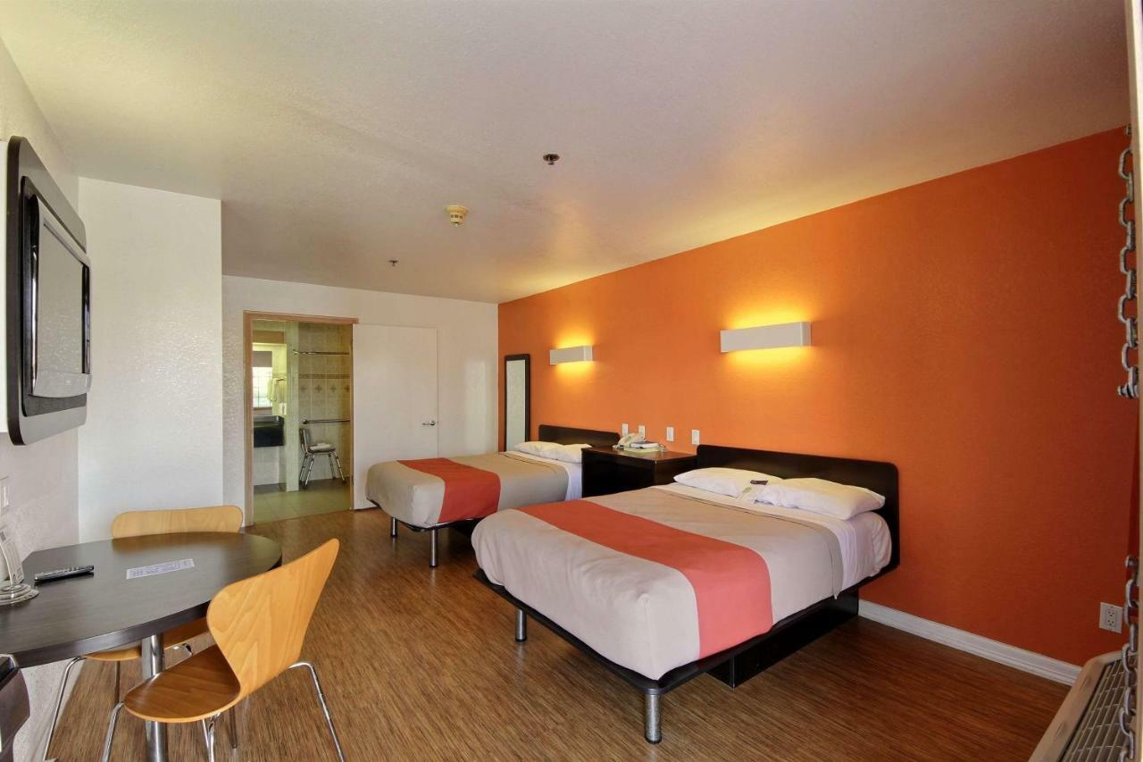 Motel 6-Edinburg, Tx Εξωτερικό φωτογραφία