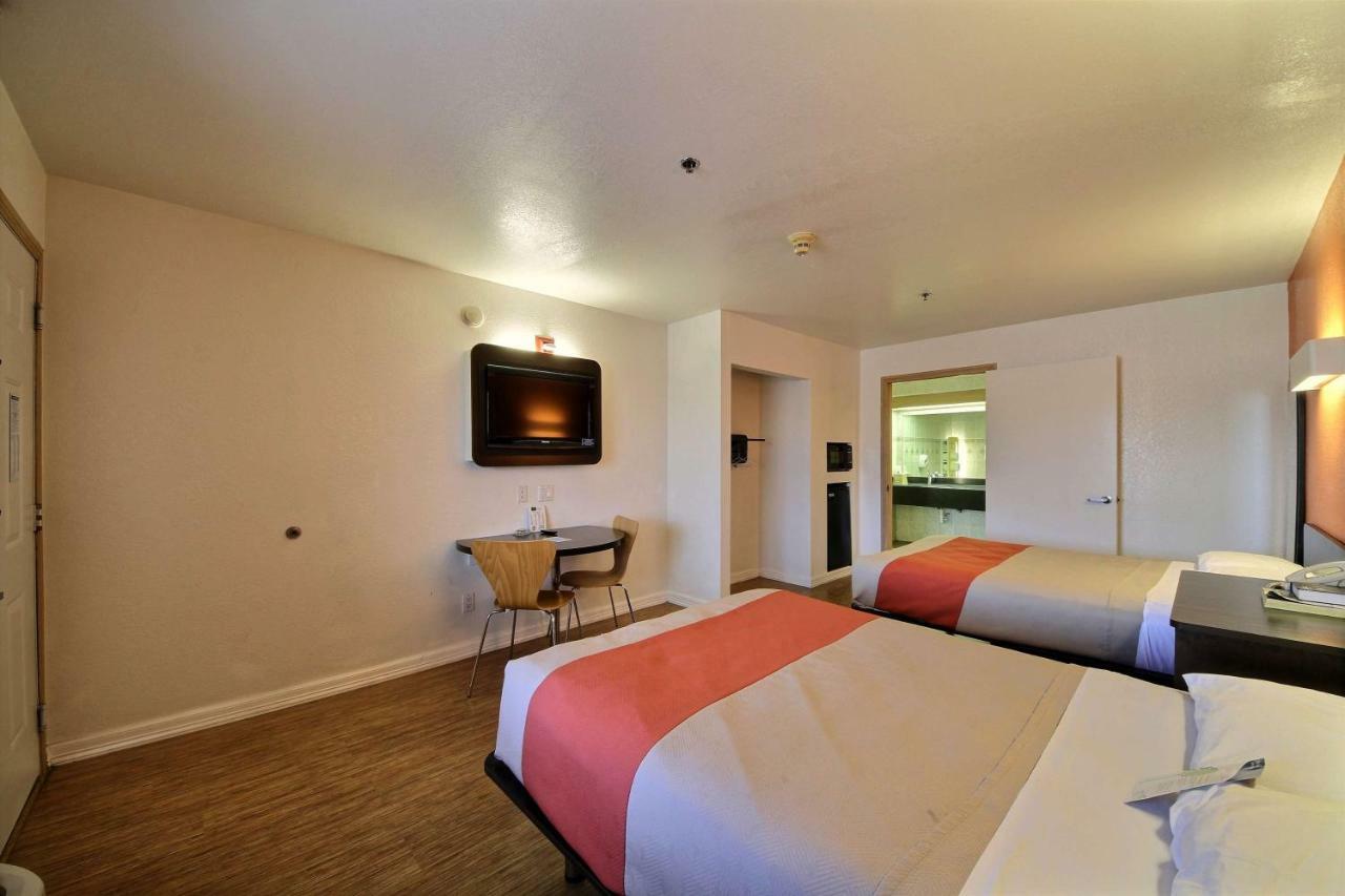 Motel 6-Edinburg, Tx Εξωτερικό φωτογραφία