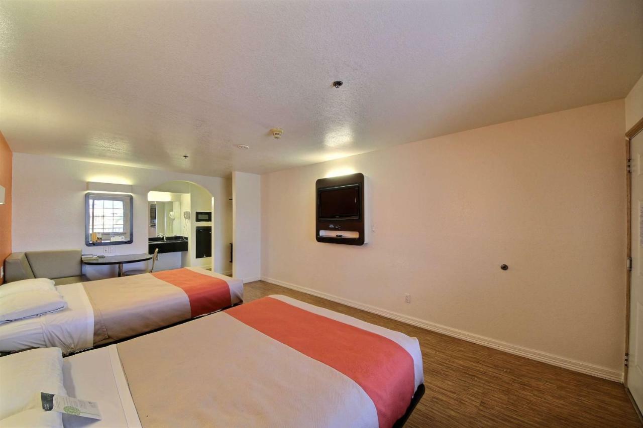 Motel 6-Edinburg, Tx Εξωτερικό φωτογραφία